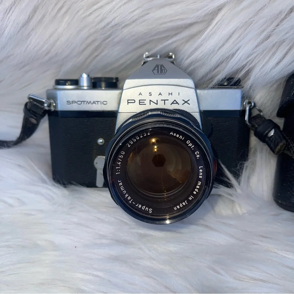 Vintage Asahi Pentax Spotmatic SP 35mm SLR w/ Multiple Lenses & Cases - Japan
